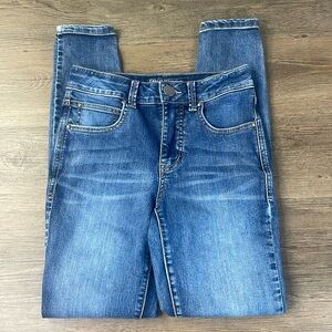 Maurice’s Women’s Everflex High Eise Skinny Jeans, size 0 Short